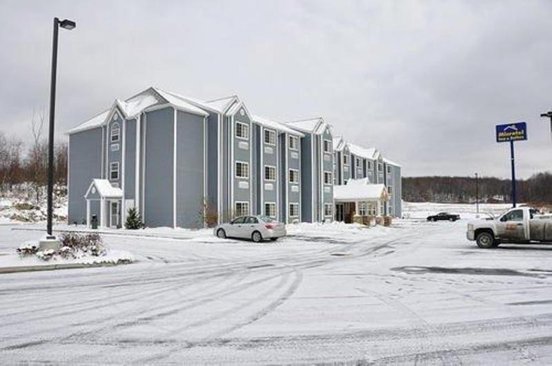 Microtel Inn & Suites By Wyndham Hazelton/Bruceton Mills Exterior photo